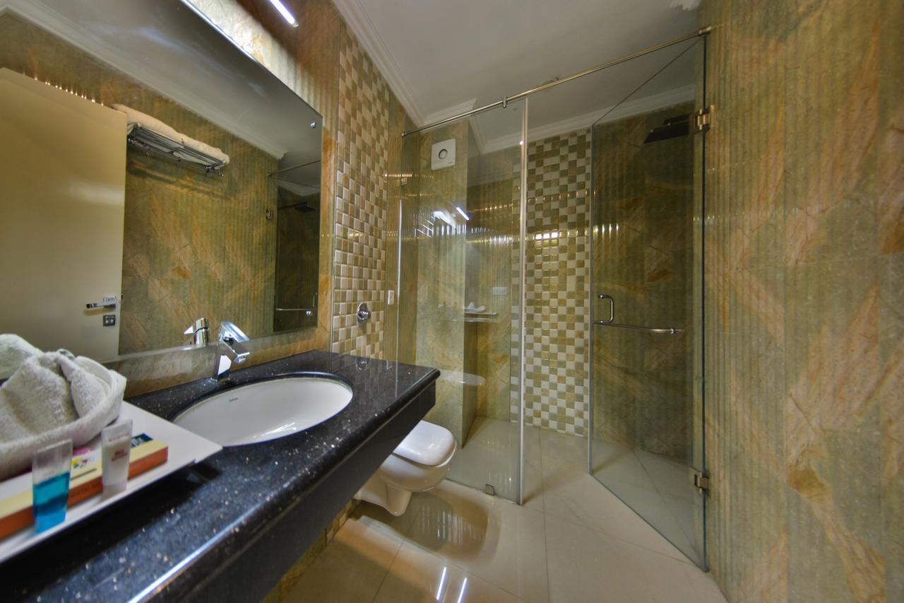 Hotel Samci Riviera Srīnagar 外观 照片