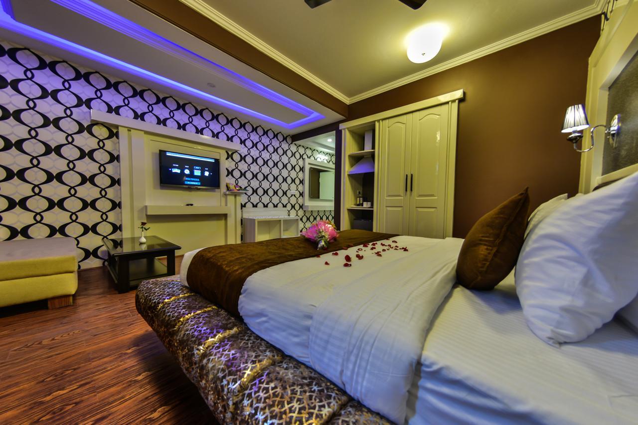 Hotel Samci Riviera Srīnagar 外观 照片