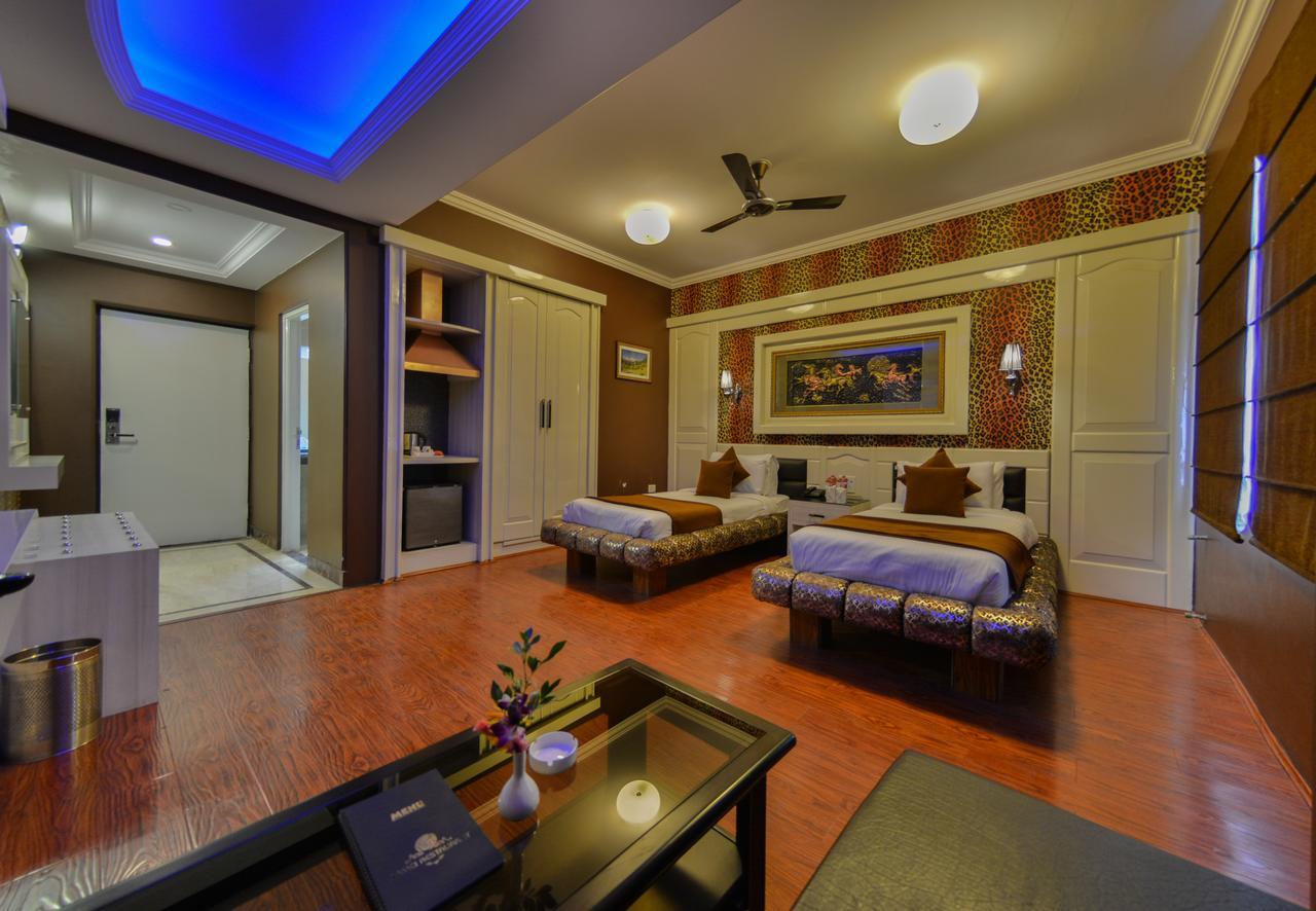 Hotel Samci Riviera Srīnagar 外观 照片