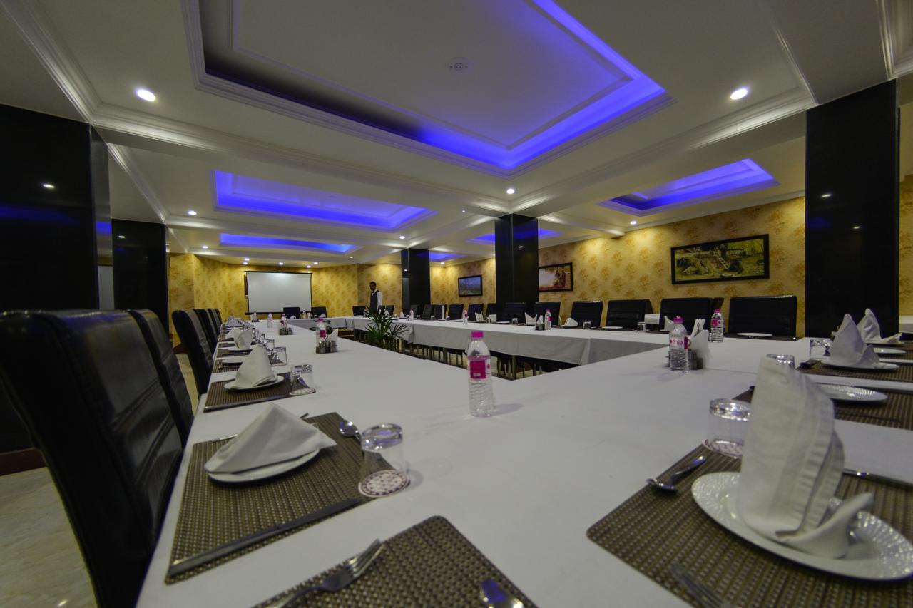 Hotel Samci Riviera Srīnagar 外观 照片