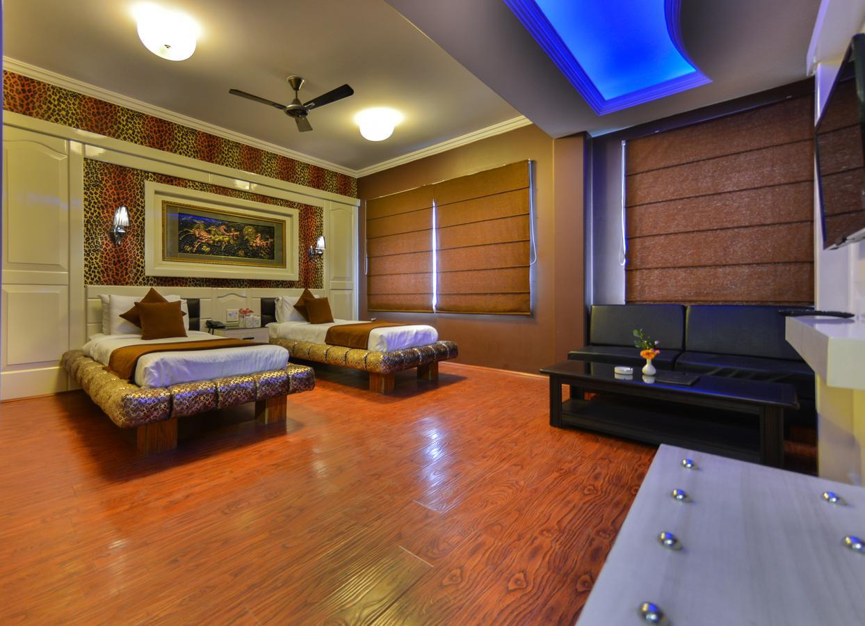 Hotel Samci Riviera Srīnagar 外观 照片