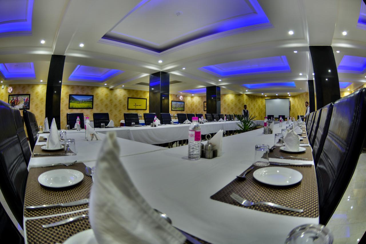 Hotel Samci Riviera Srīnagar 外观 照片