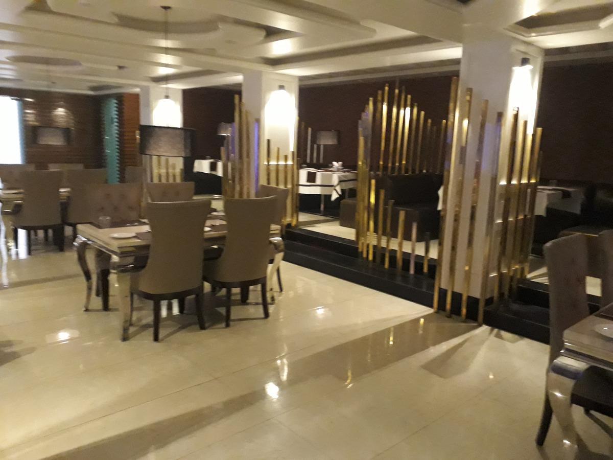 Hotel Samci Riviera Srīnagar 外观 照片
