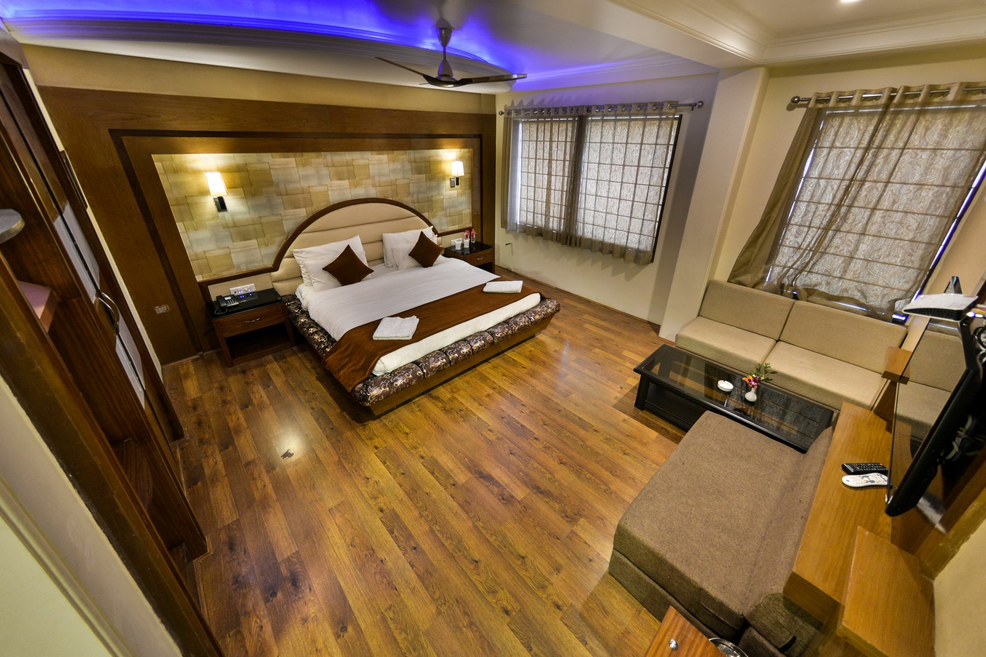 Hotel Samci Riviera Srīnagar 外观 照片